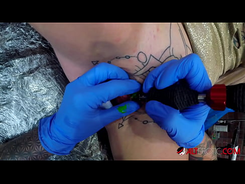 ❤️ Fìor tattooed hottie Sully Savage fhuair tattoo air a clitoris ❤ Porn cruaidh aig gd.javdoe.top ❌❤
